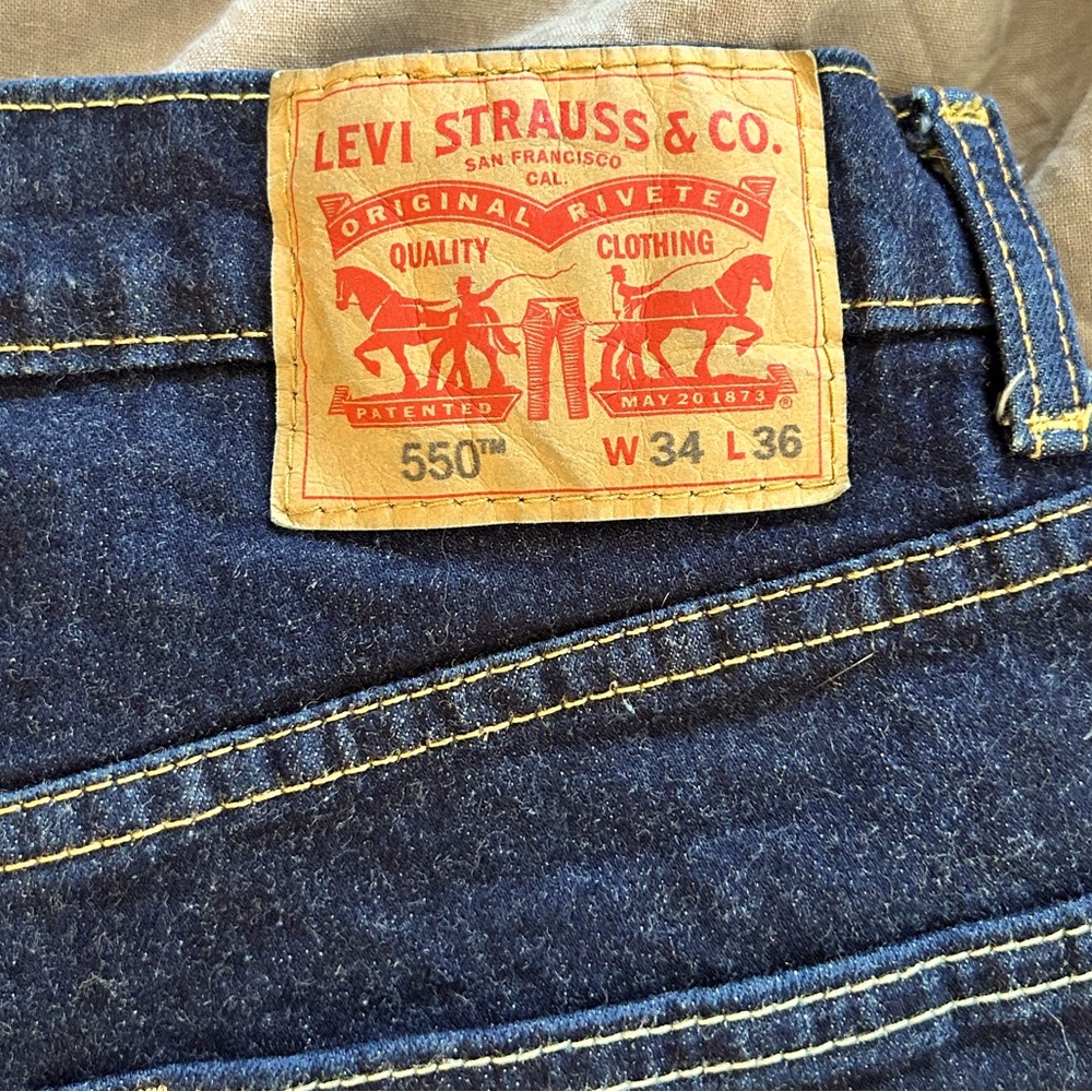 Levi’s 550 Dark Wash
